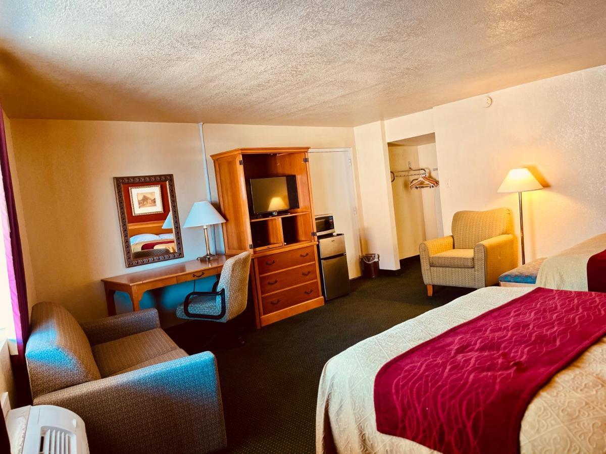 Econo Lodge Del Rio Kültér fotó