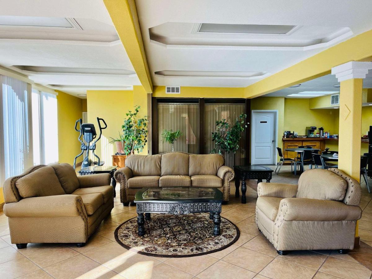 Econo Lodge Del Rio Kültér fotó
