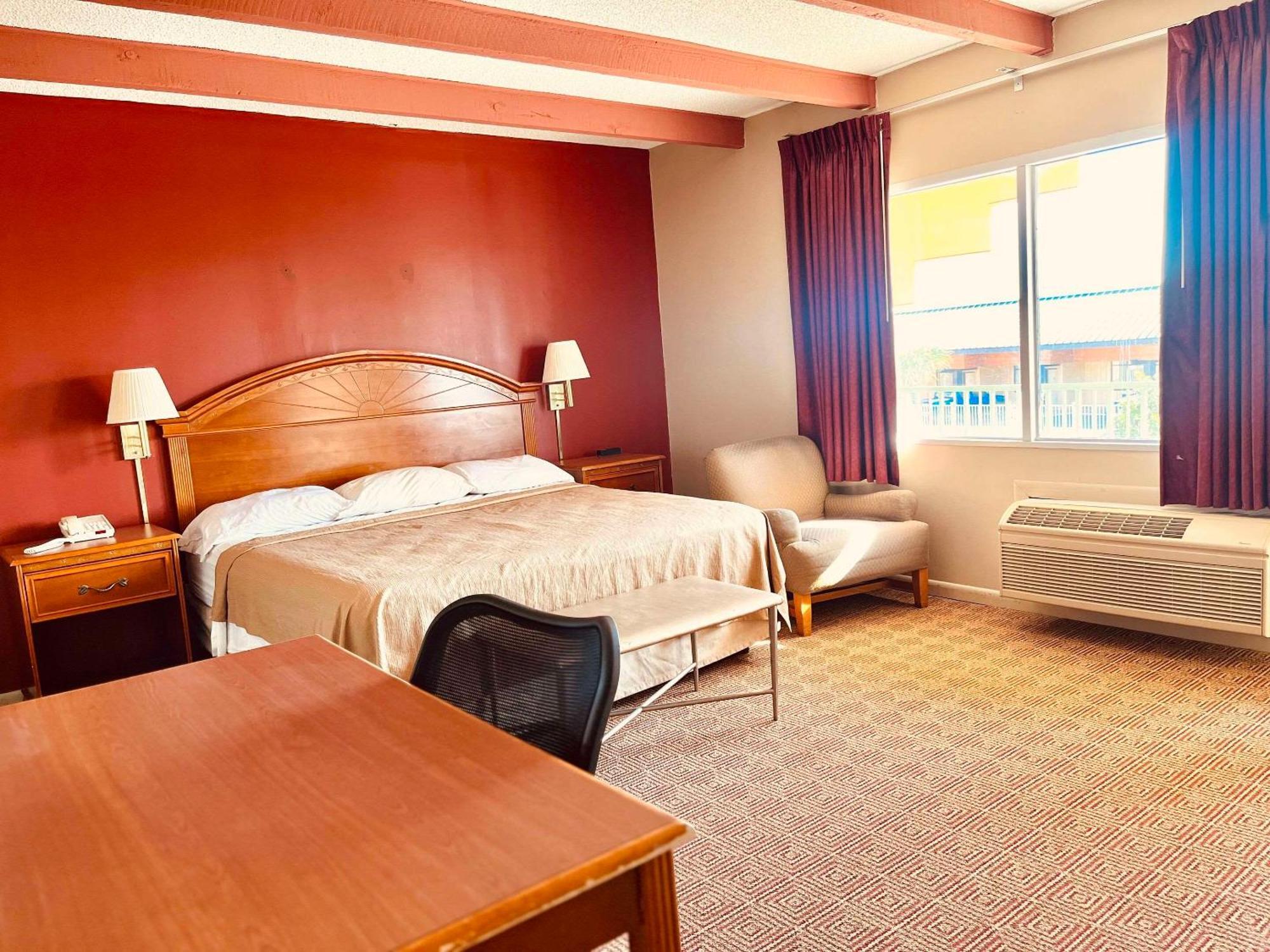 Econo Lodge Del Rio Kültér fotó